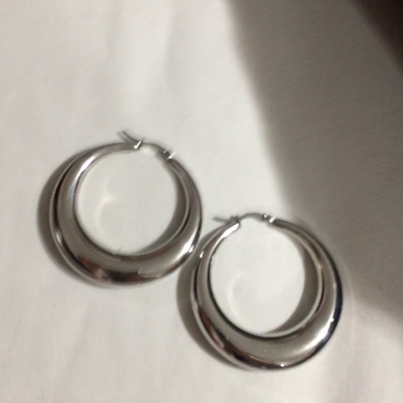 Hoops - Picture 2 of 2